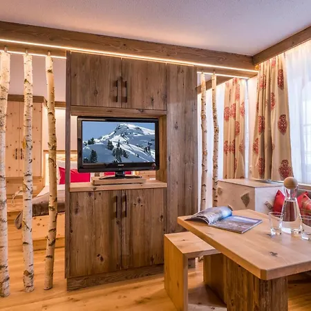 Berghotel Hochfuegen Hotel 4*