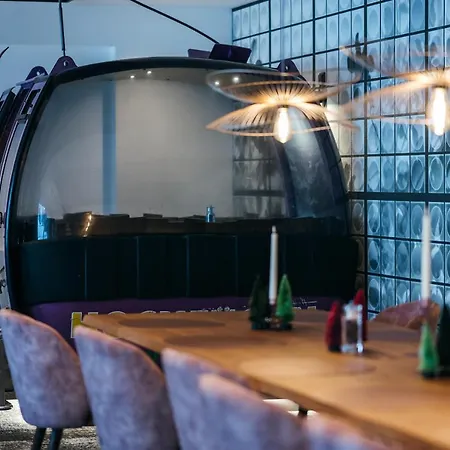 Berghotel Hochfuegen