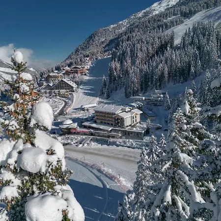 Hotel Berghotel Hochfuegen