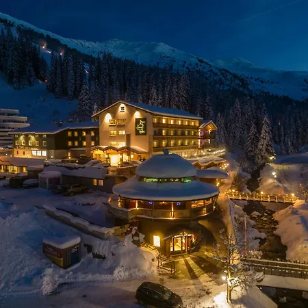 Berghotel Hochfuegen Hotel