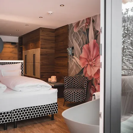 Berghotel Hochfuegen 4*