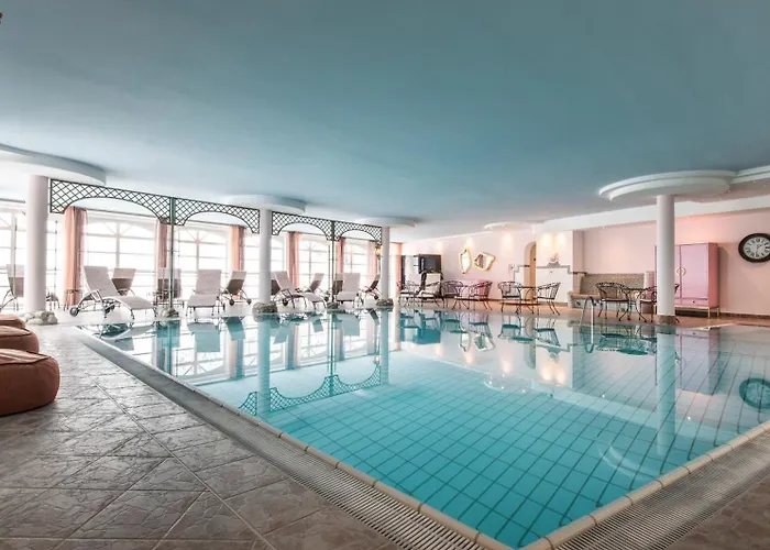 ホテル Berghotel Hochfuegen 4*