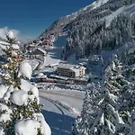 Hotel Berghotel Hochfuegen