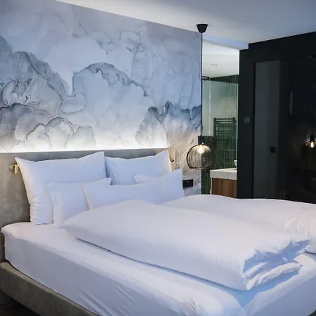 ホテル Berghotel Hochfuegen ホーホフューゲン